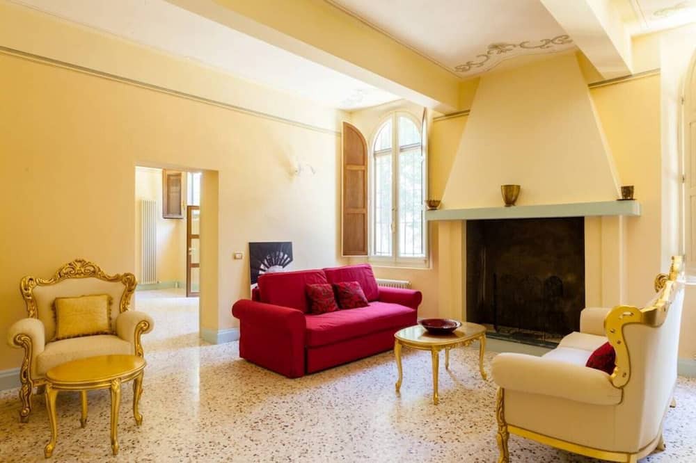 Photo of Livingroom in Massa Castello