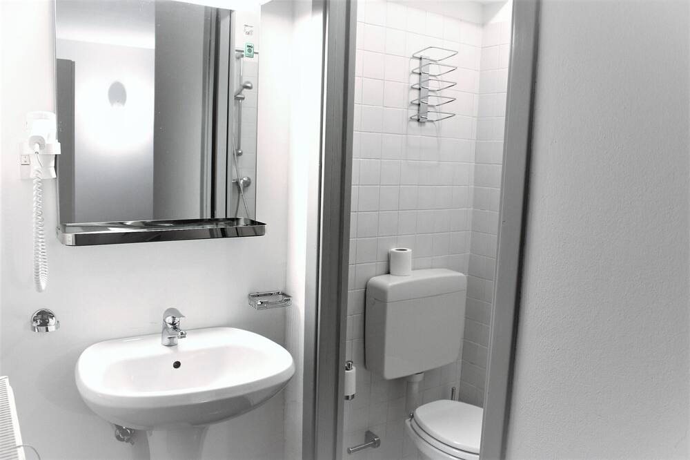 Photo of Bathroom in Comeglians