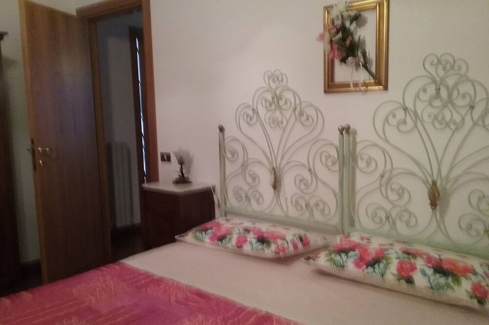 Photo of Bedroom in Grottammare