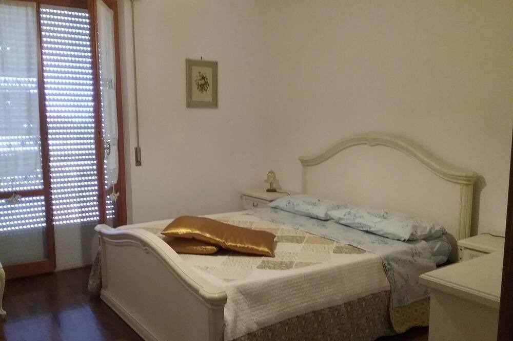 Photo of Bedroom in Grottammare