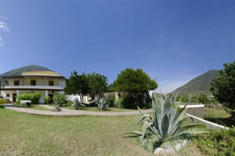 Photo of Outdoor in Leni