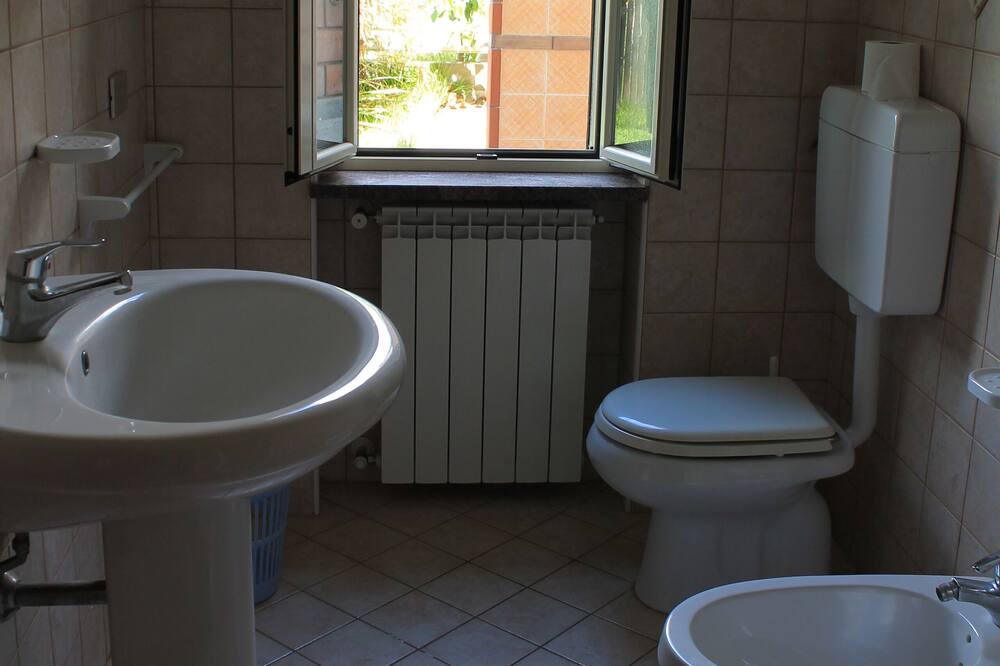 Photo of Bathroom in Joppolo