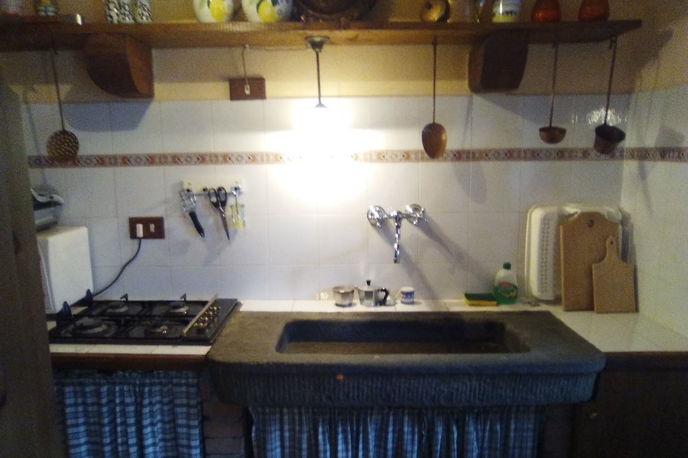 Photo of Kitchen in Careggine