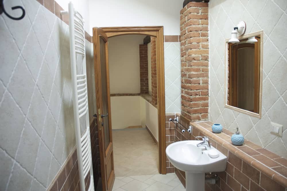 Photo of Bathroom in Bruino