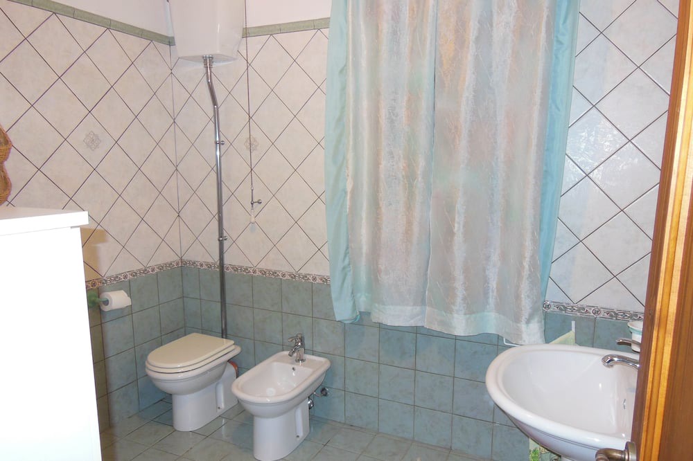 Photo of Bathroom in Camastra