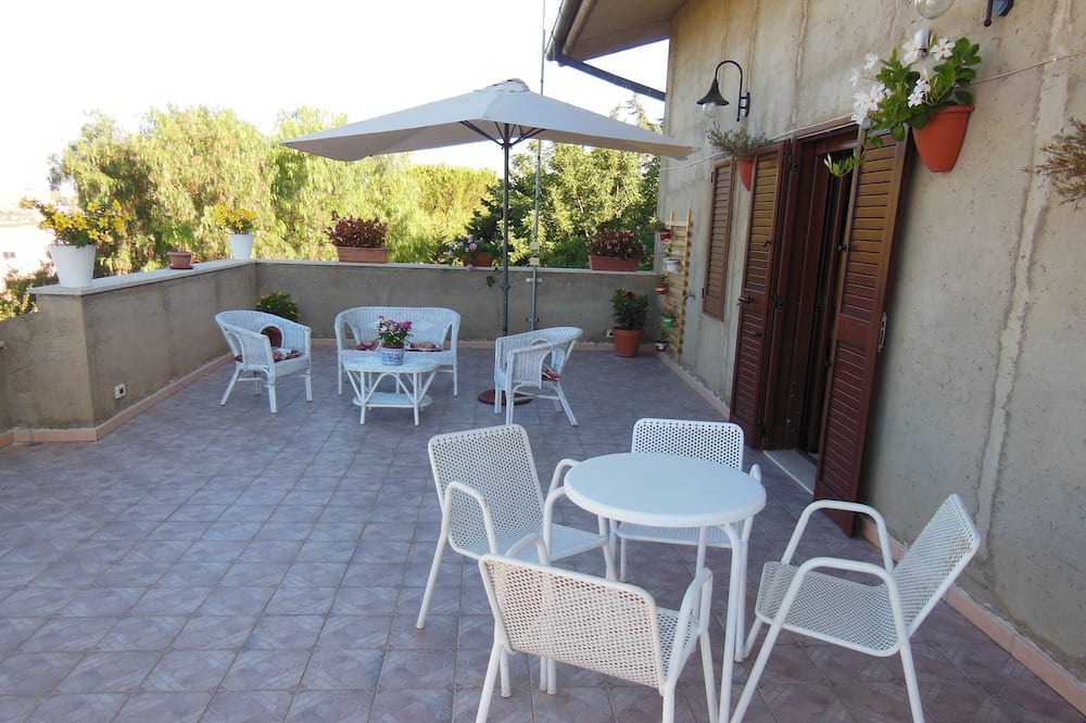 Photo of Patio Balcony in Camastra