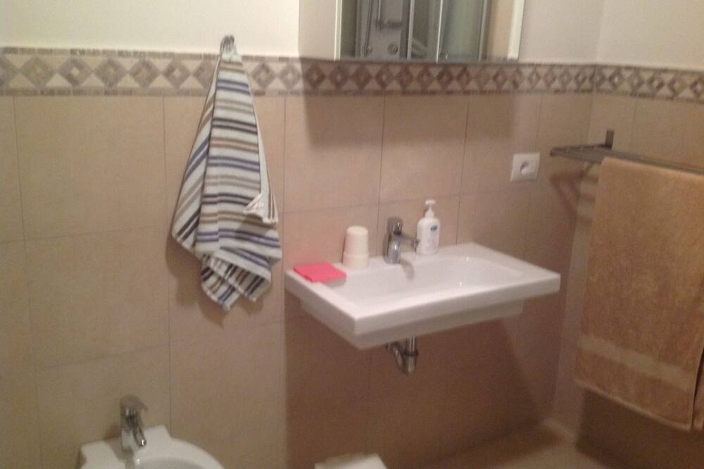 Photo of Bathroom in Falerone
