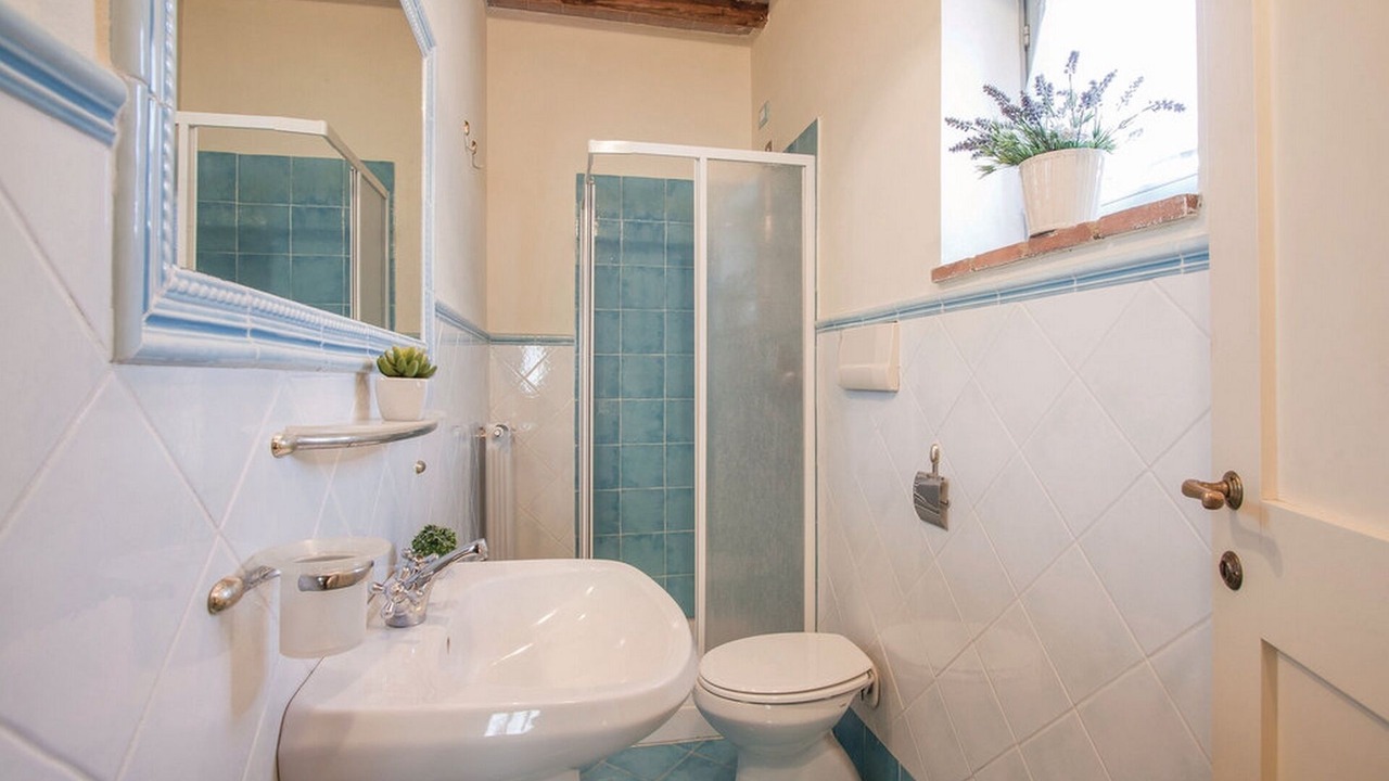 Photo of Bathroom in Simignano