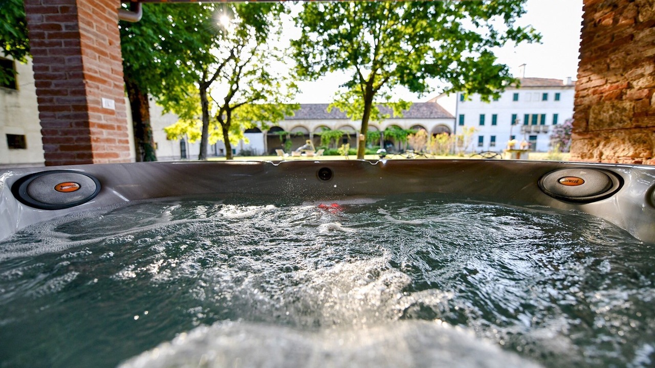 Photo of Outdoor in Longare