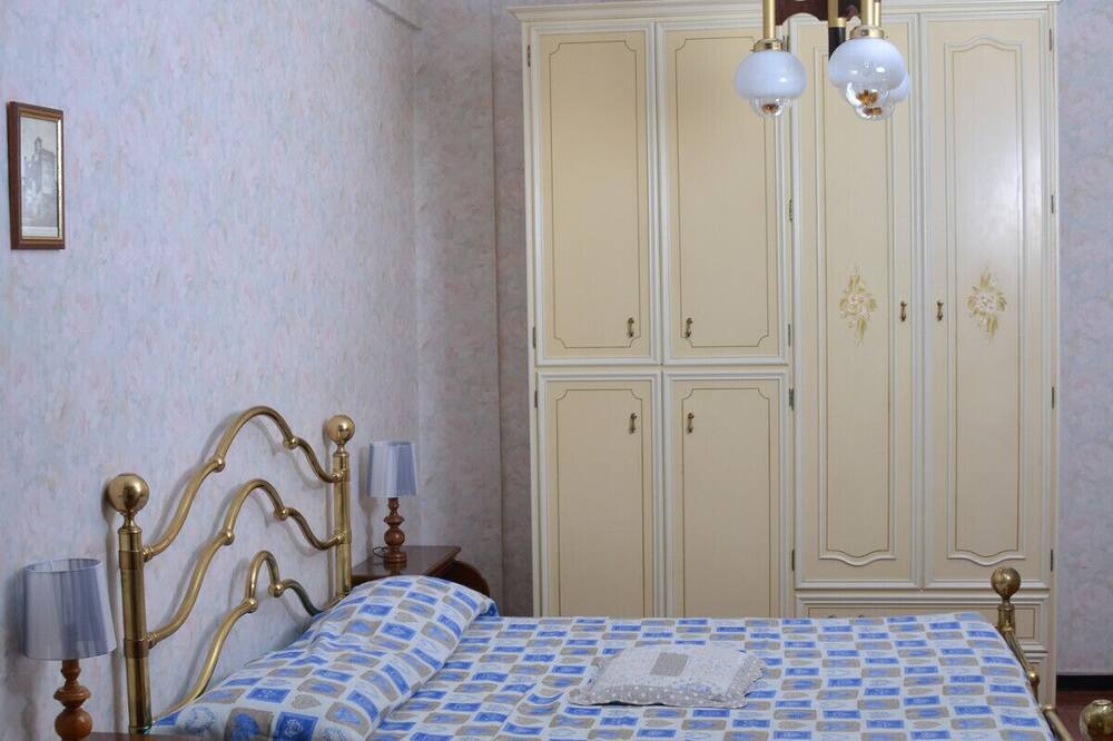 Photo of Bedroom in Quinto al Mare