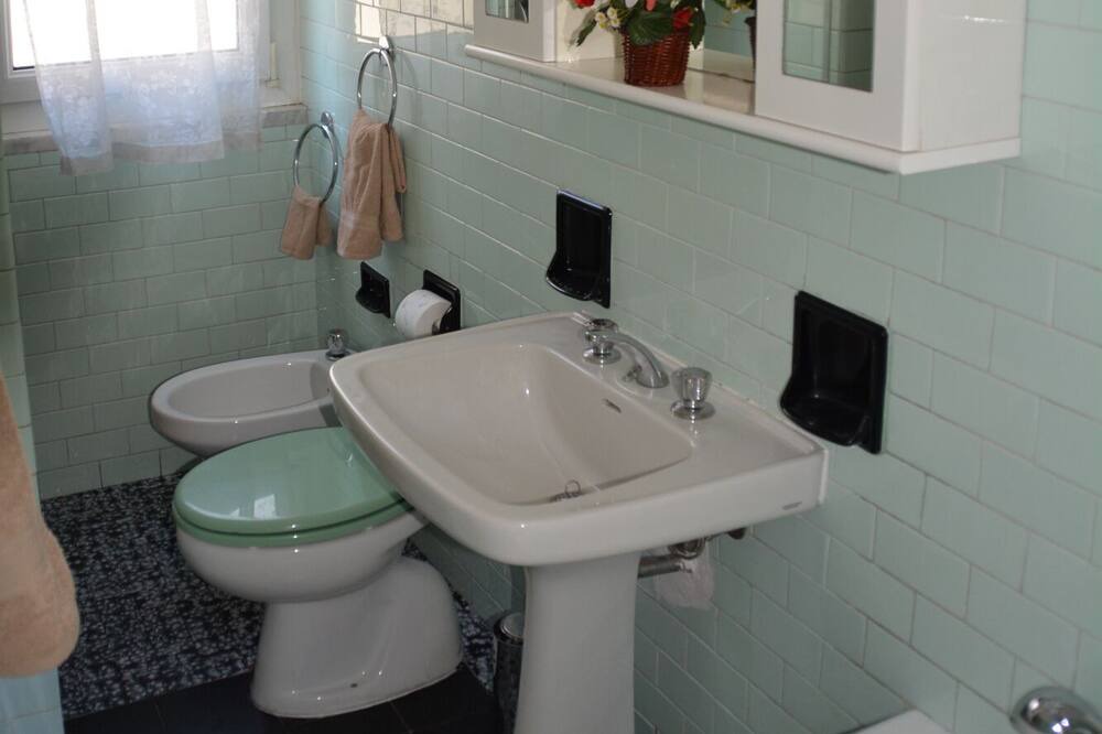 Photo of Bathroom in Quinto al Mare