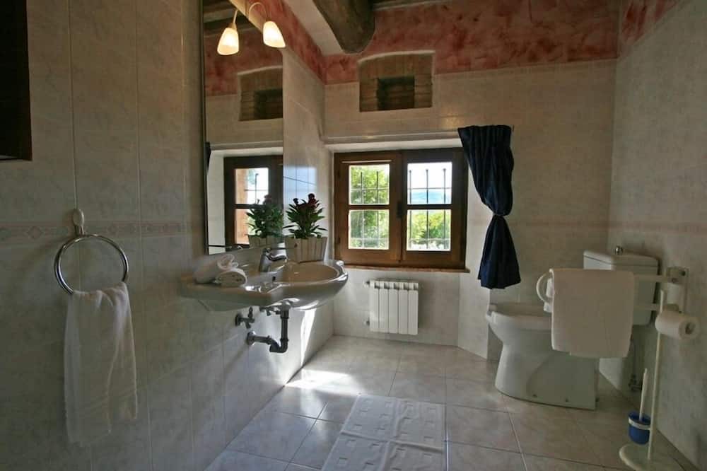 Photo of Bathroom in Radicondoli