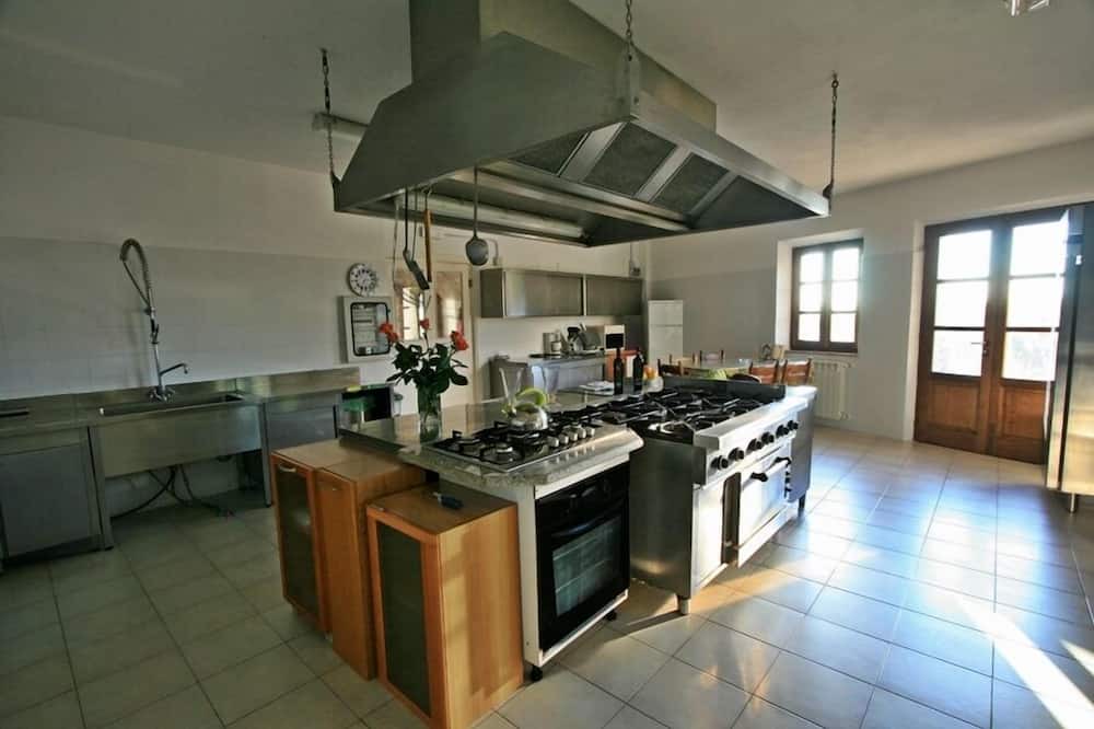 Photo of Kitchen in Radicondoli