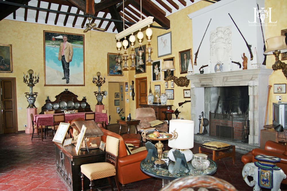 Photo of Others in Cremella