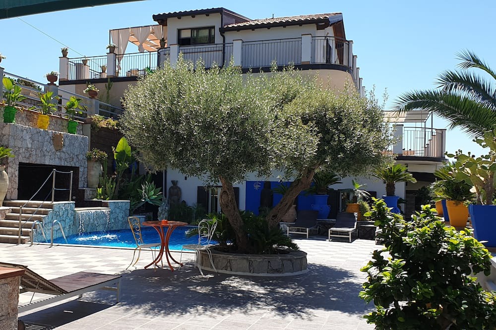 Photo of Outdoor in Mitogio