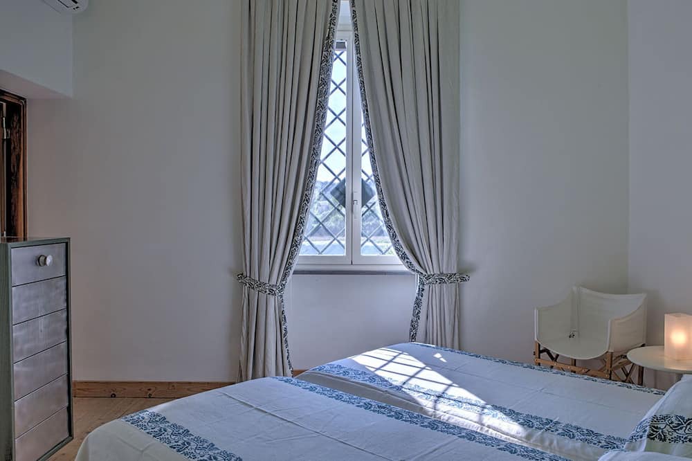 Photo of Bedroom in Zona XLV Castel di Guido