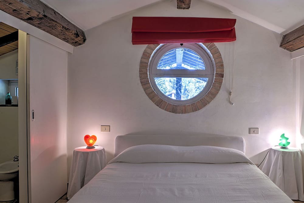 Photo of Bedroom in Zona XLV Castel di Guido