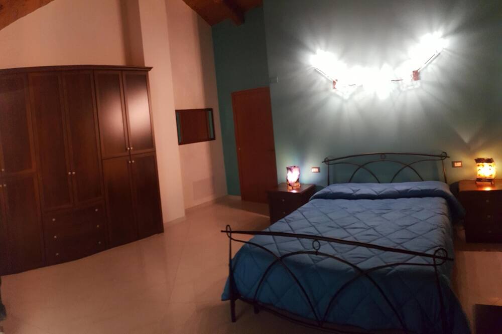 Photo of Bedroom in Mango