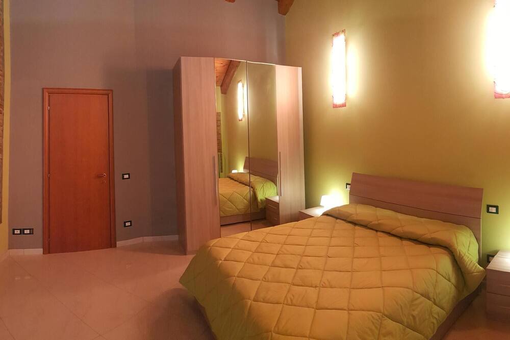 Photo of Bedroom in Mango