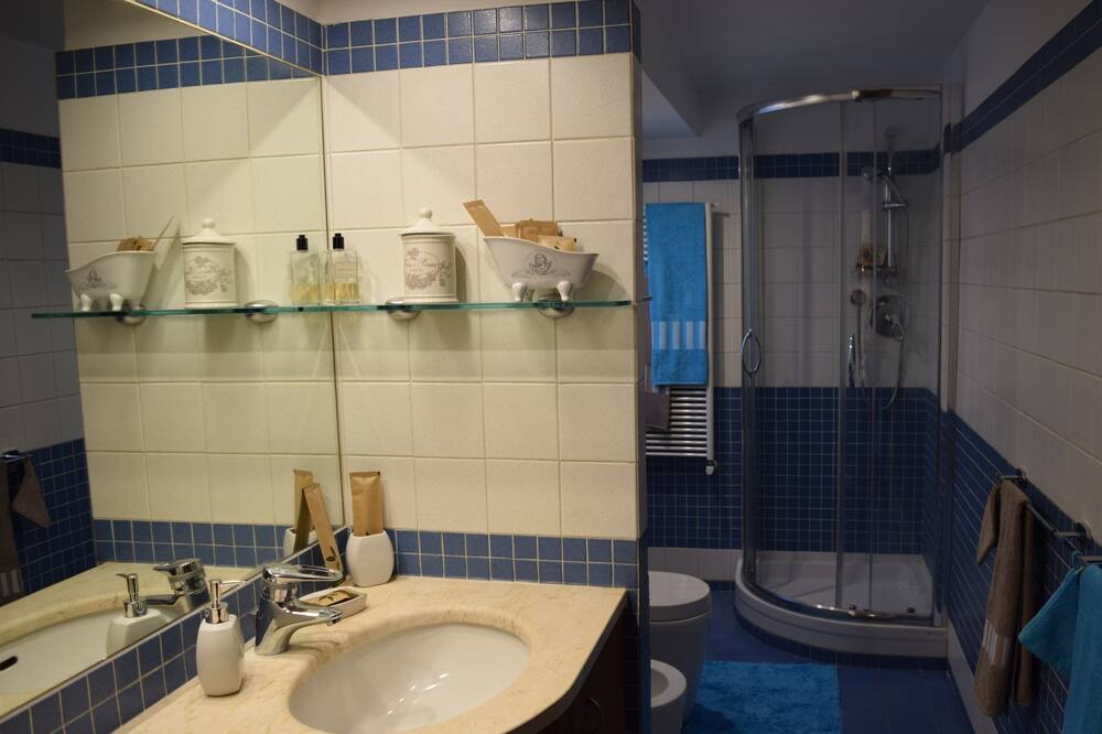 Photo of Bathroom in Quartiere XXVIII Monte Sacro Alto