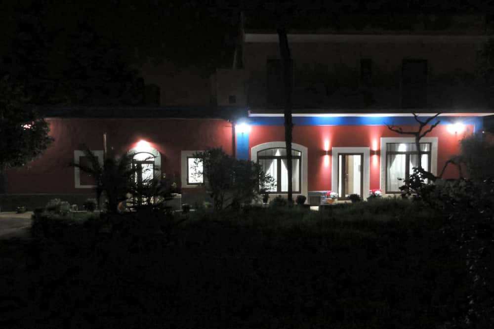 Photo of Outdoor in Alcanterini
