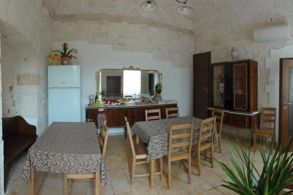 Photo of Others in Alcanterini