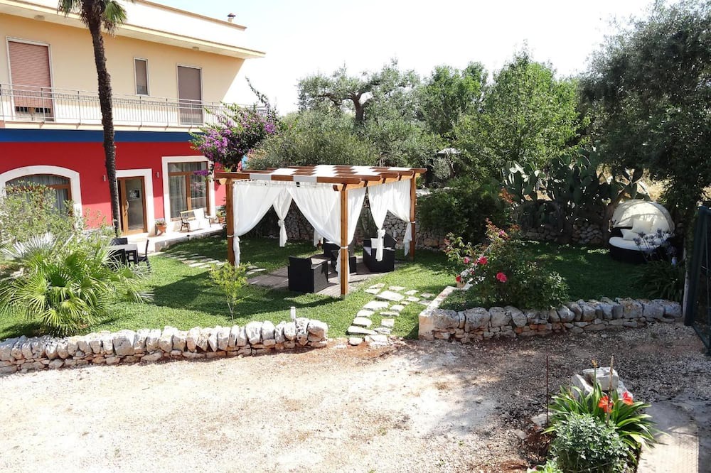 Photo of Outdoor in Alcanterini