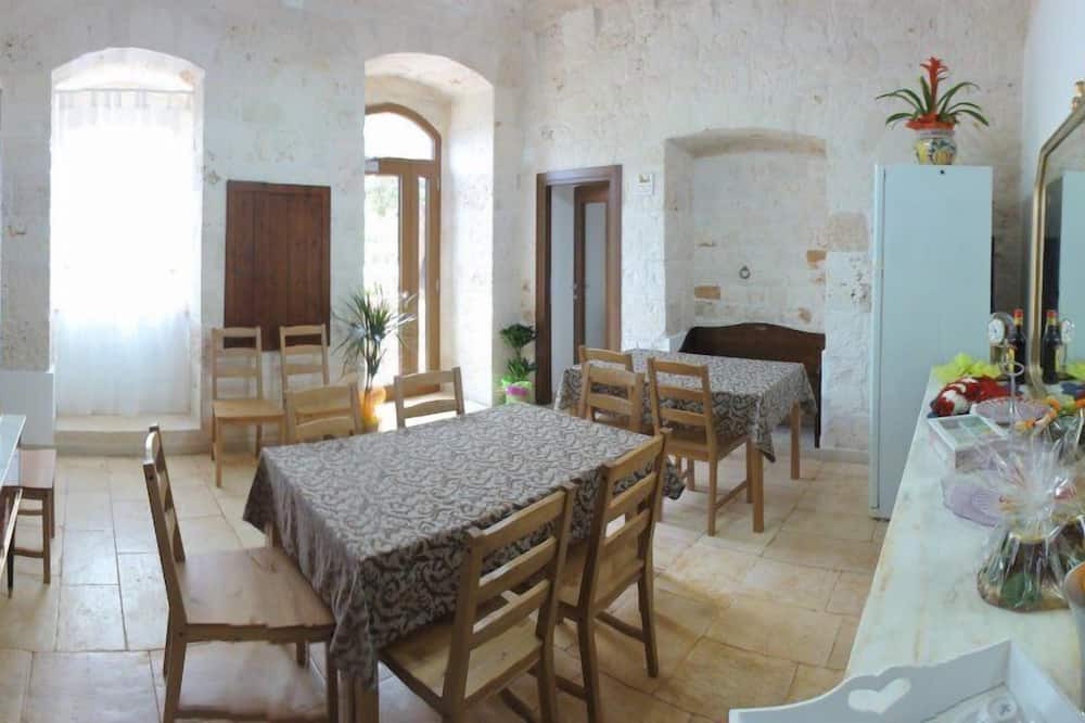 Photo of Others in Alcanterini