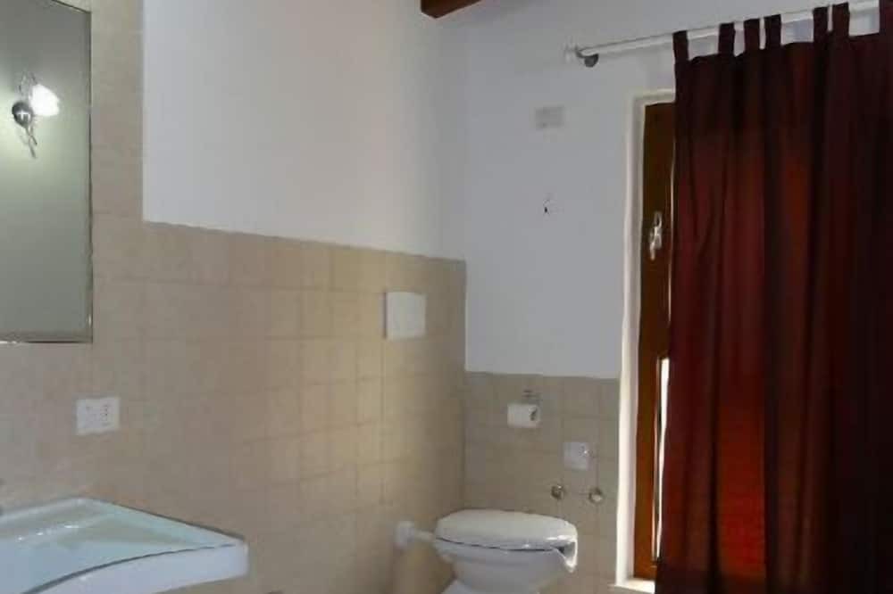 Photo of Bathroom in Alcanterini
