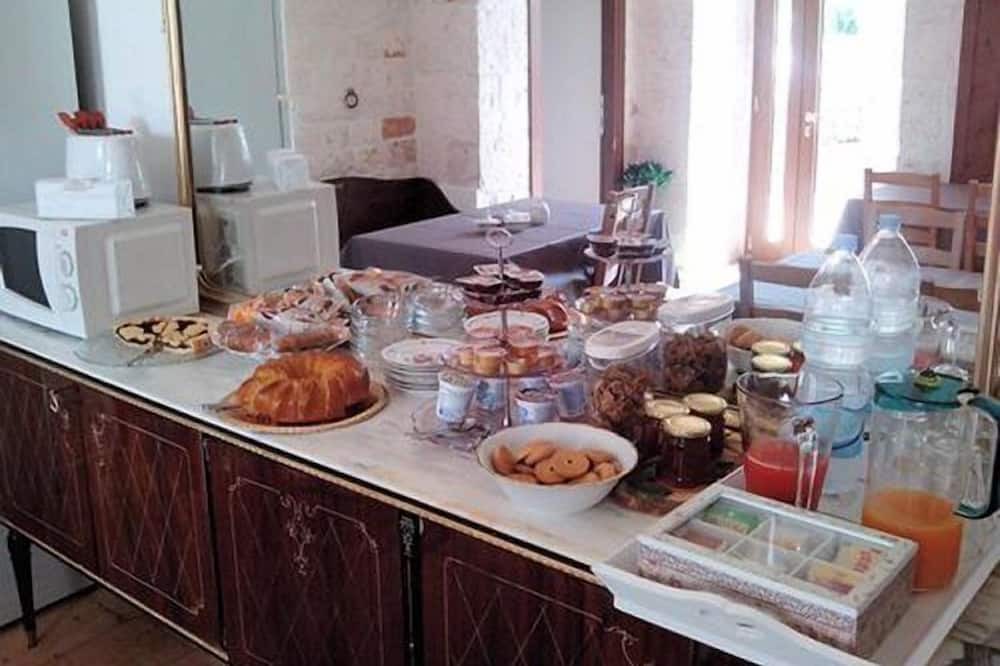 Photo of Others in Alcanterini