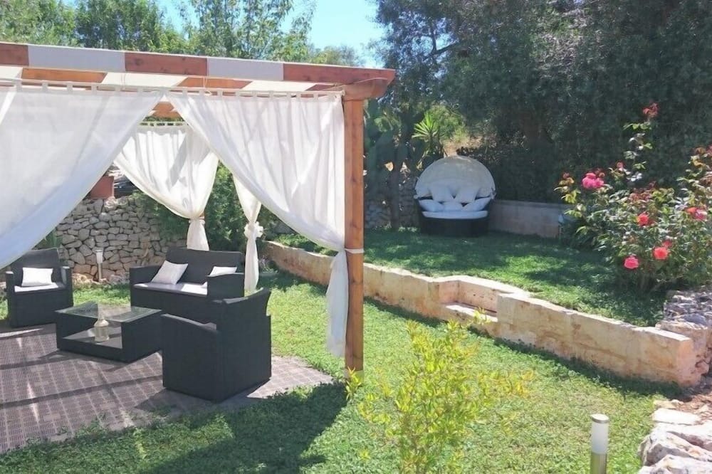 Photo of Outdoor in Alcanterini
