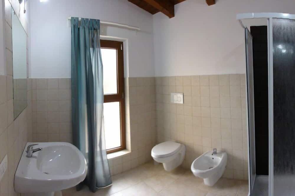 Photo of Bathroom in Alcanterini