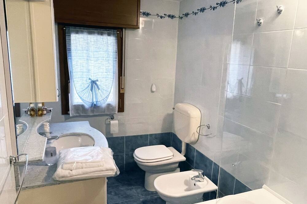 Photo of Bathroom in Taglio di Po