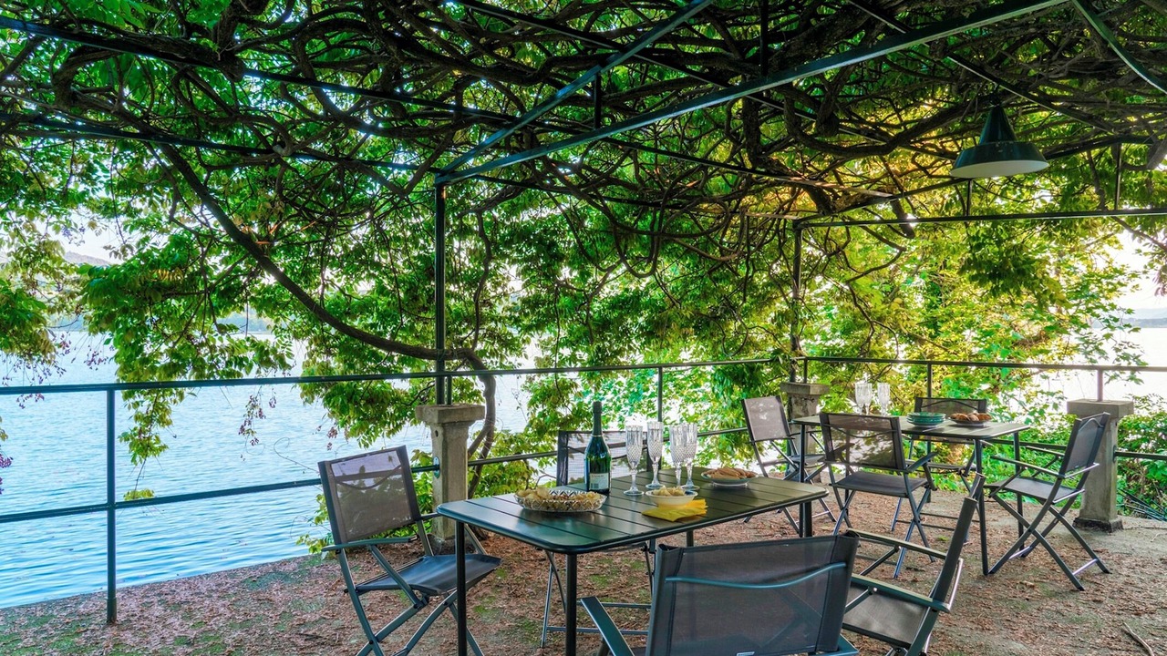 Photo of Outdoor in Monate