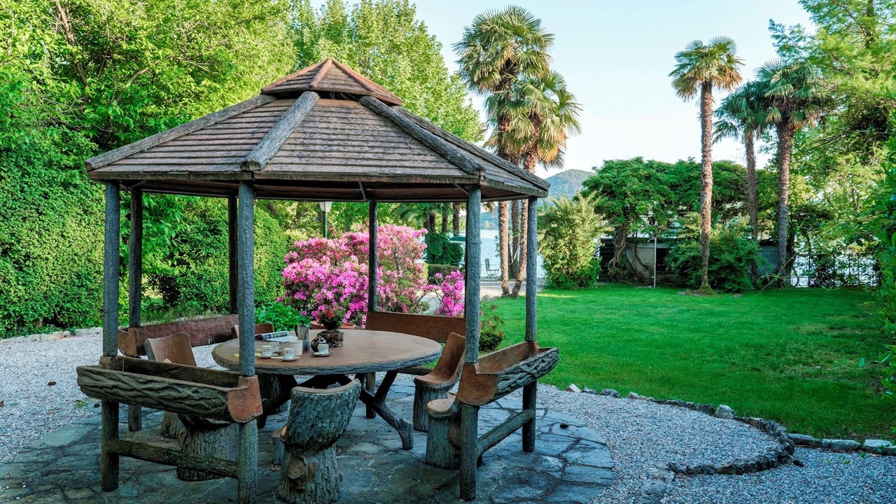 Photo of Outdoor in Monate