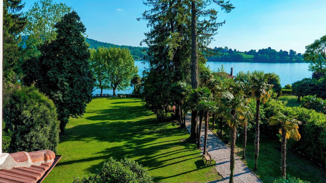 Photo of Outdoor in Monate