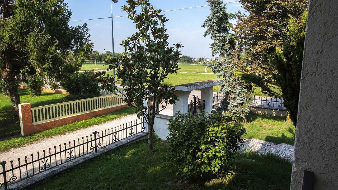 Photo of Outdoor in Berra