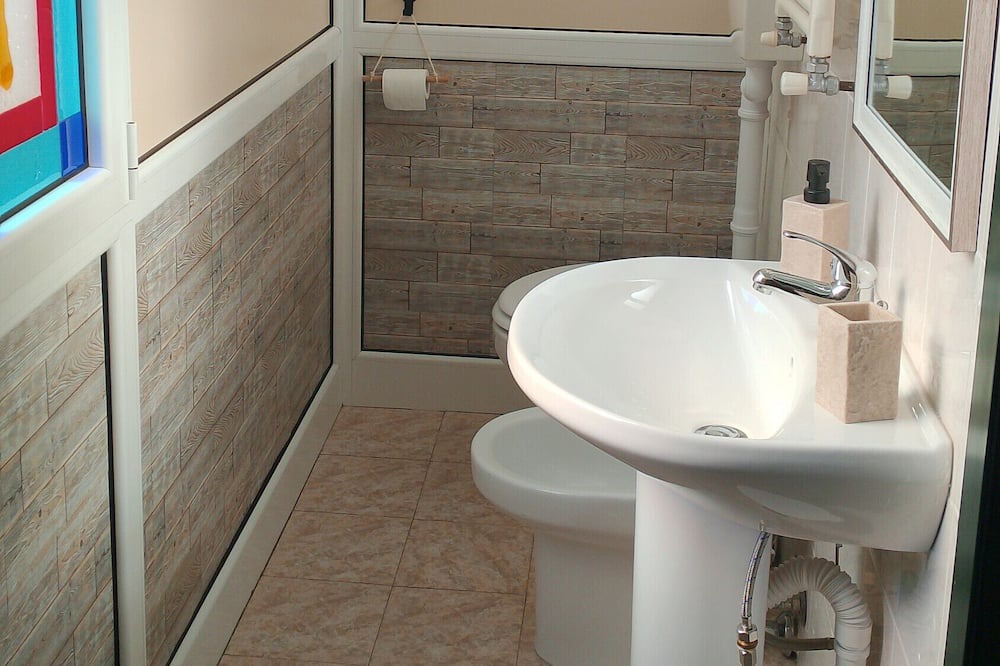 Photo of Bathroom in Molare