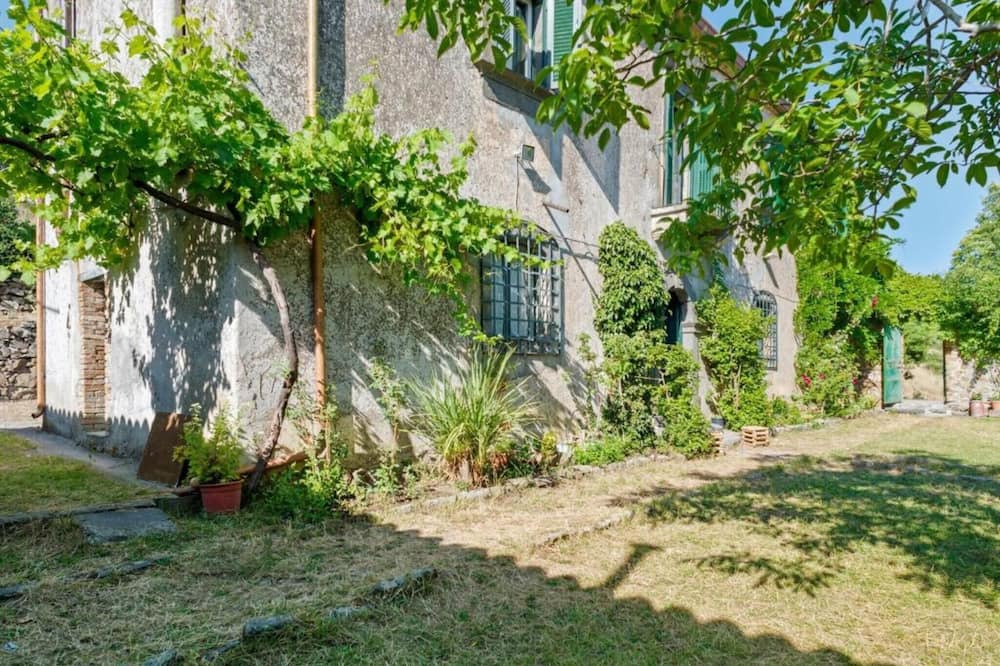 Photo of Outdoor in Maniace