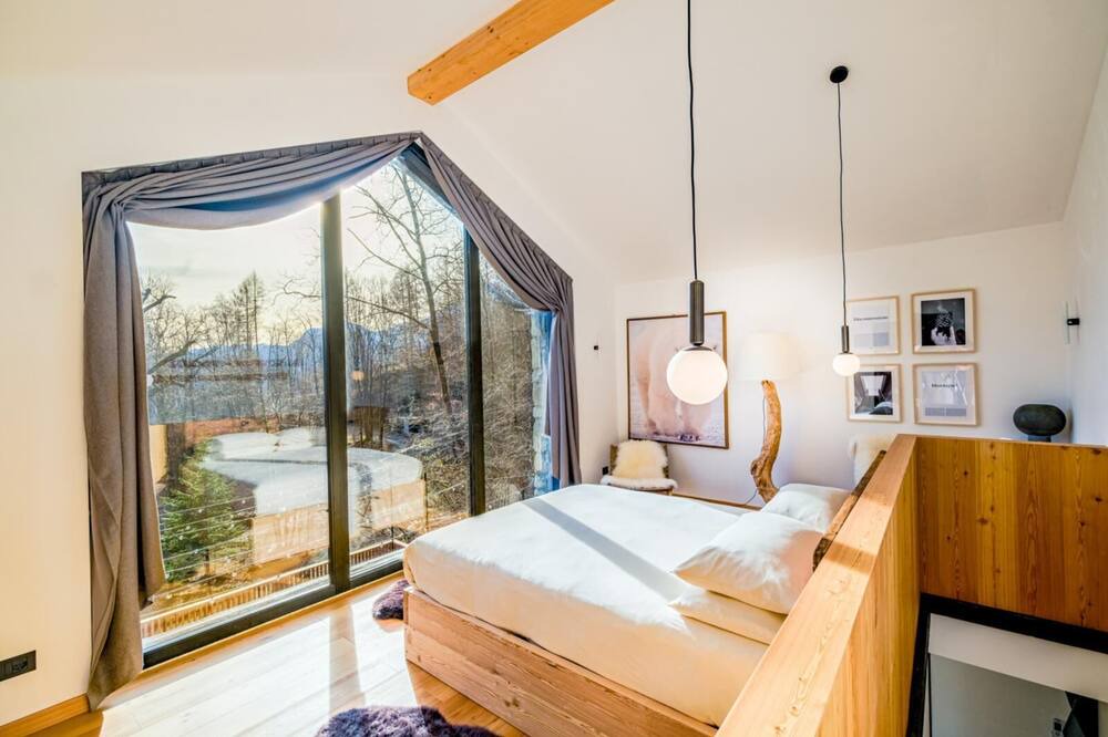 Photo of Bedroom in Menarola