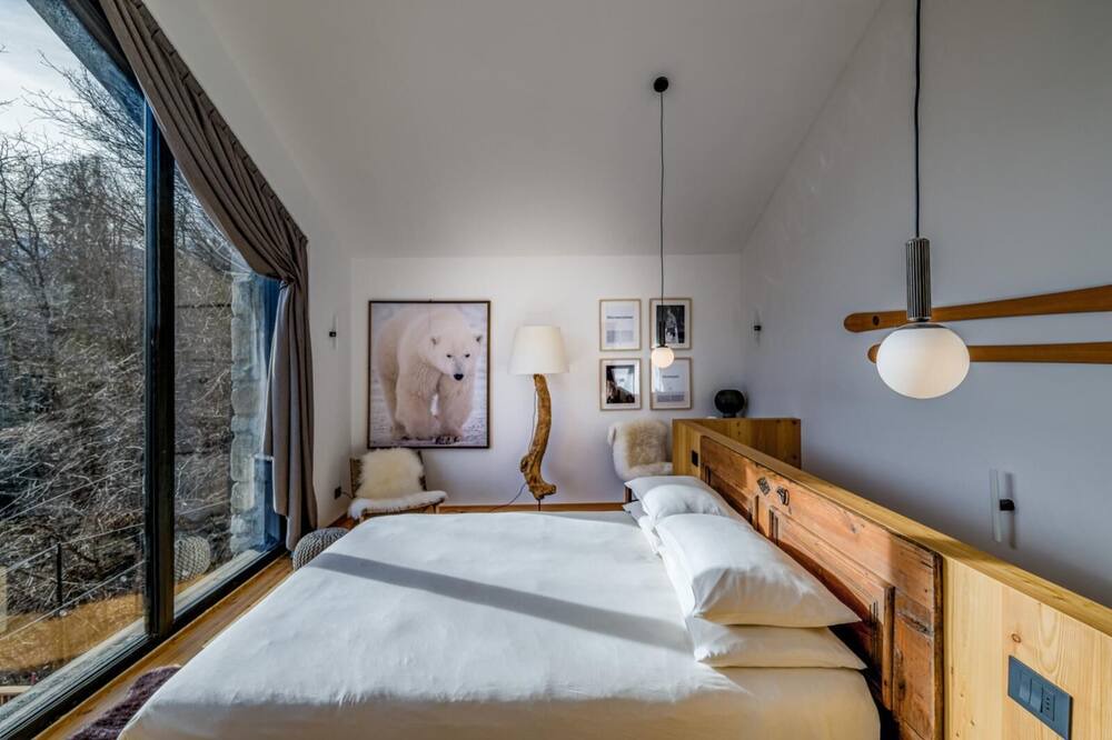 Photo of Bedroom in Menarola