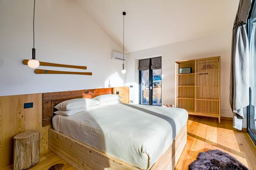 Photo of Bedroom in Menarola