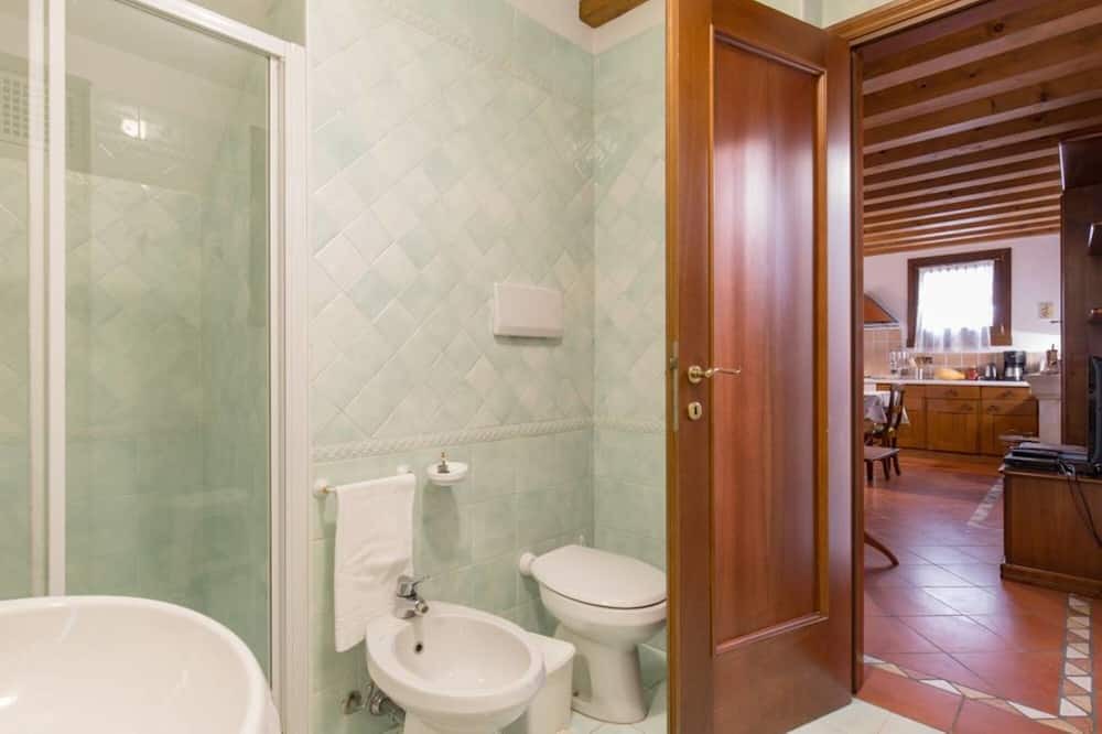 Photo of Bathroom in Castegnero