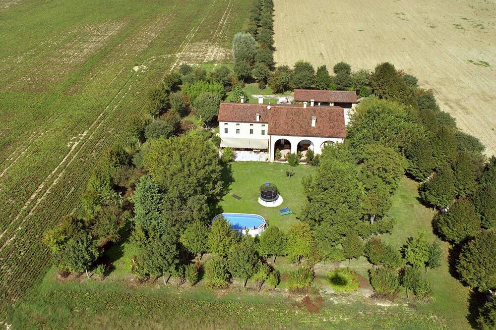 Photo of Outdoor in Castegnero