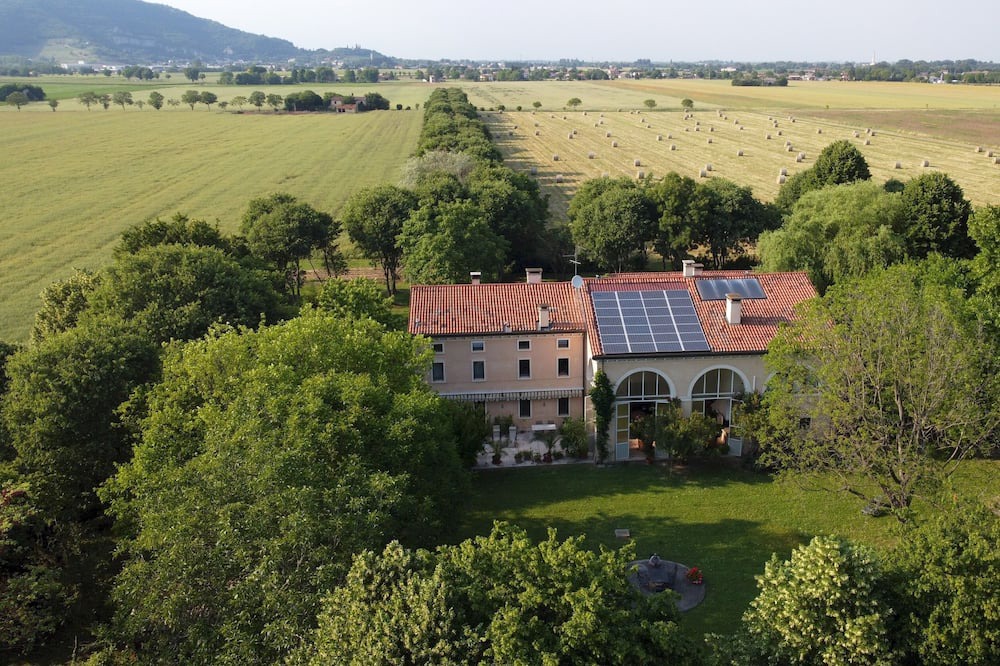 Photo of Outdoor in Castegnero
