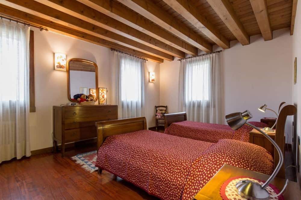 Photo of Bedroom in Castegnero