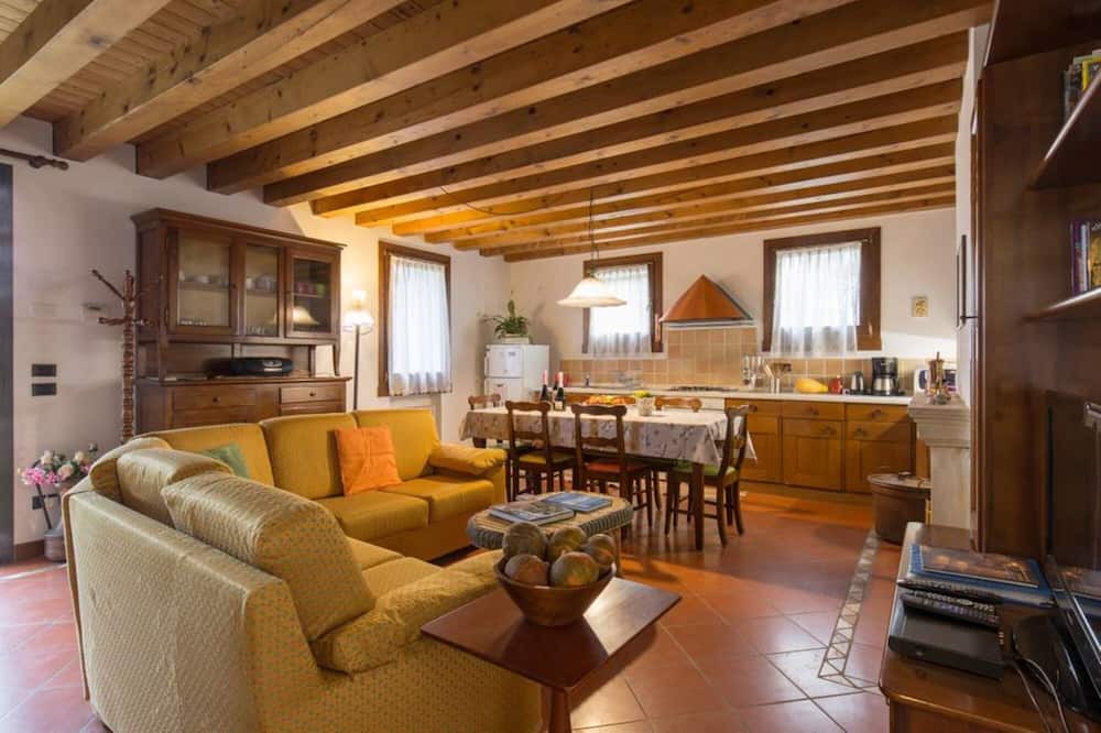 Photo of Livingroom in Castegnero