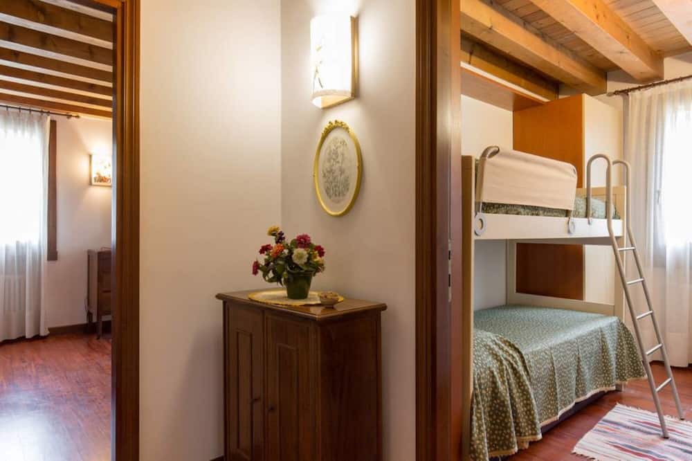 Photo of Bedroom in Castegnero
