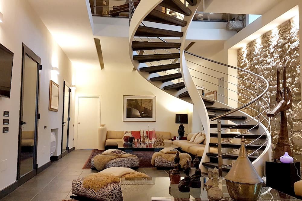 Photo of Livingroom in Gesturi