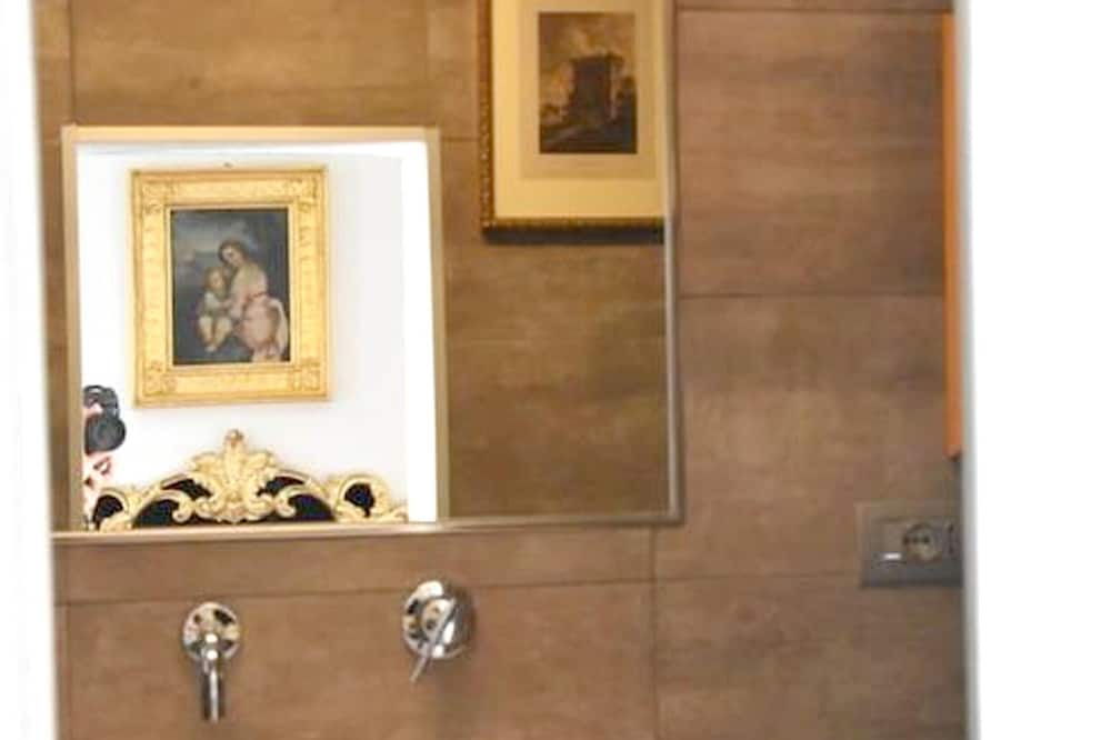 Photo of Bathroom in Macchia